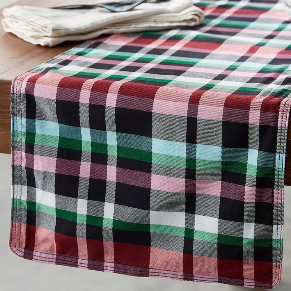 LMT: Vera Bradley 5 Piece Plaid Print Runner, Pot Holder, 2 Dish Towels Set